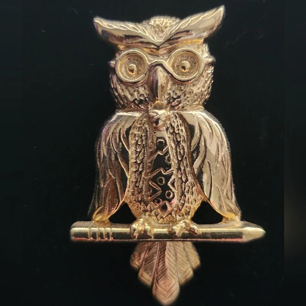 Torino Gold Tone Brooch Owl Movable Tail Vintage